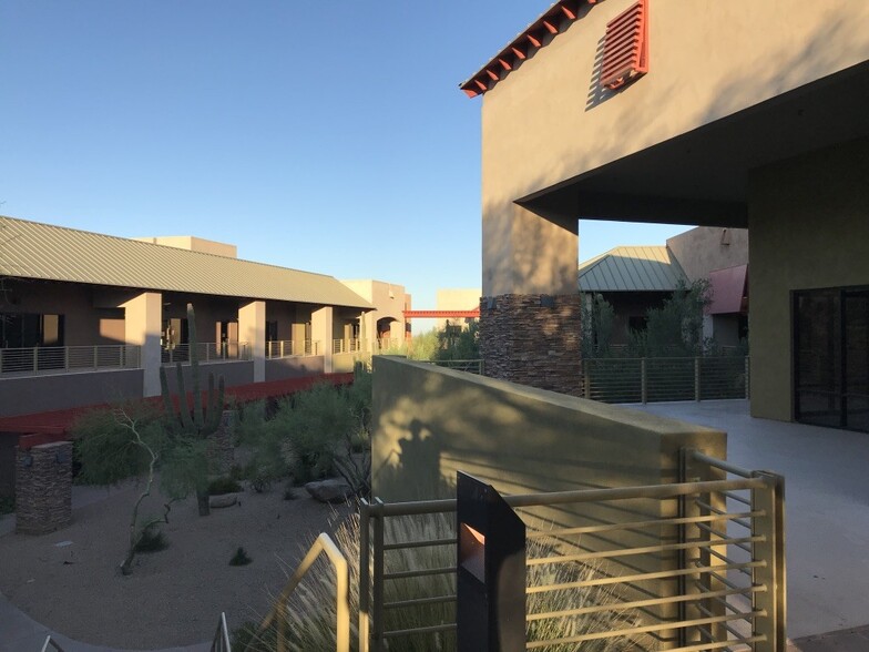 10045 E Dynamite Blvd, Scottsdale, AZ to rent - Building Photo - Image 2 of 3