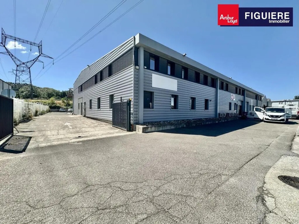 Location Local d'activités 320 m² - Photo 1