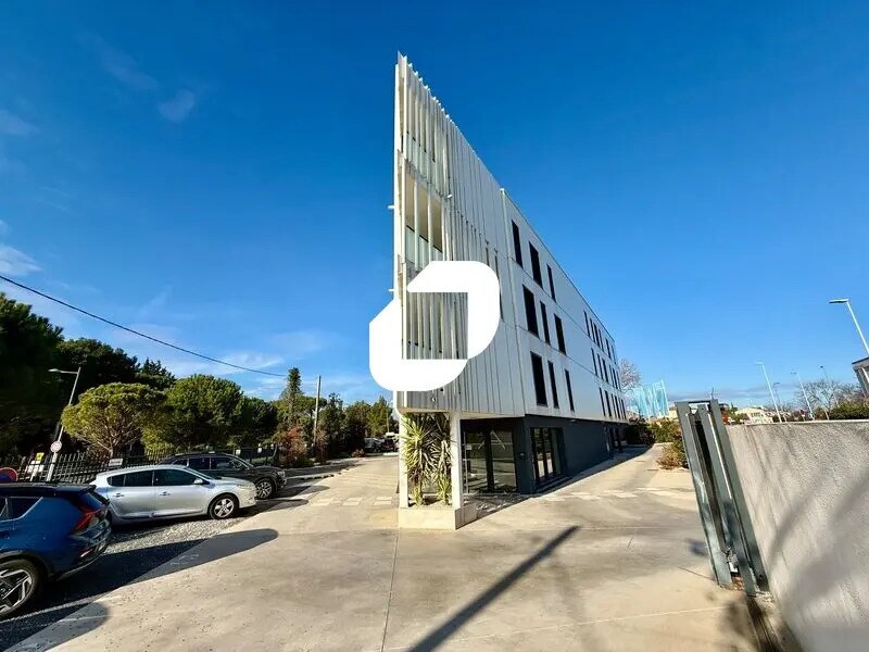 Vente Bureaux 121 m² - Photo 1