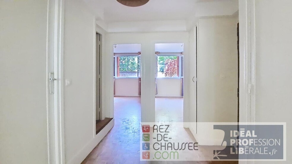 Office in Montreuil for sale - Building Photo - Image 2 of 14