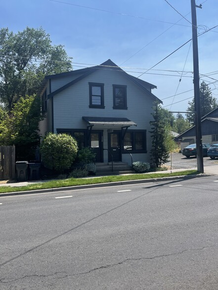 328 NW Bond St, Bend, OR for rent - Building Photo - Image 3 of 3