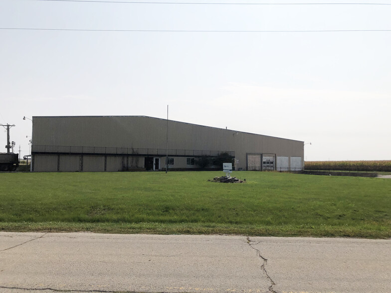 759 W Commercial St, Mount Carroll, IL for sale - Building Photo - Image 1 of 1