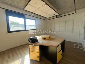 Light Industrial in Limas to rent Interior Photo- Image 2 of 29