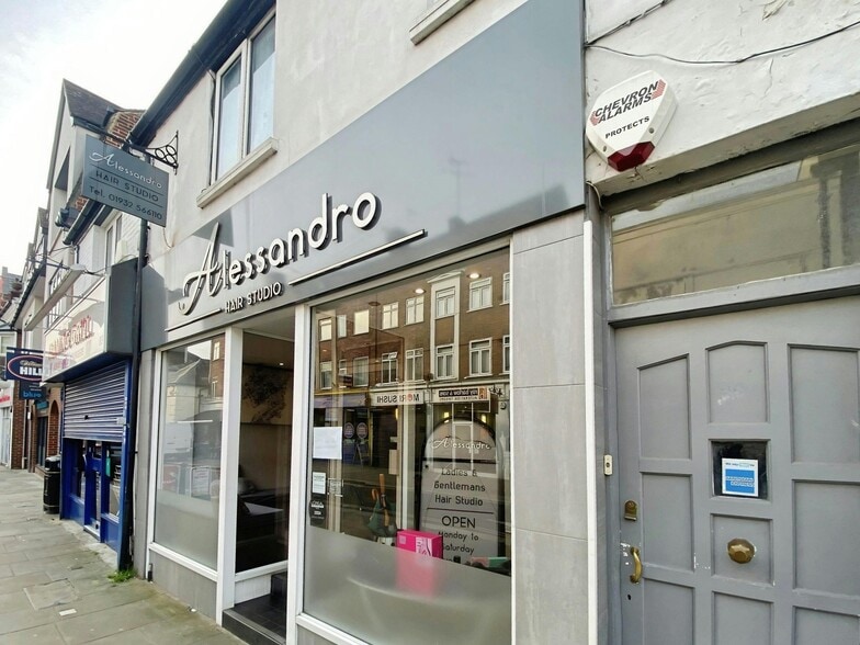 91 Guildford St, Chertsey to rent - Building Photo - Image 2 of 18