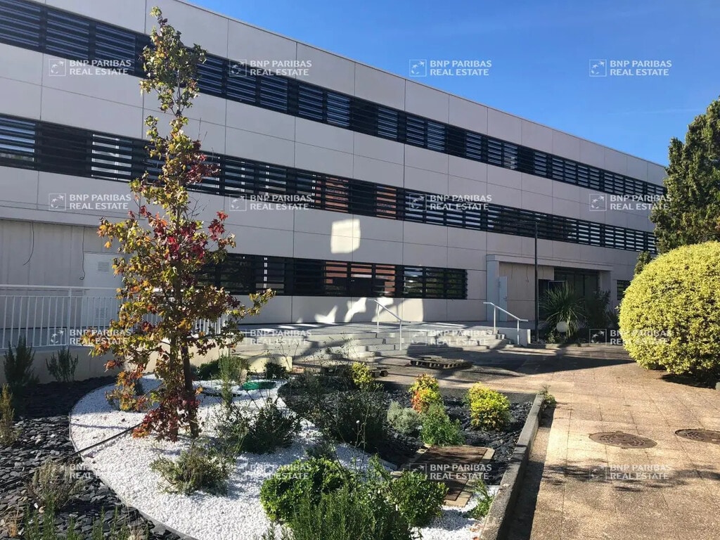 Location Bureaux 1 730 m² - Photo 1