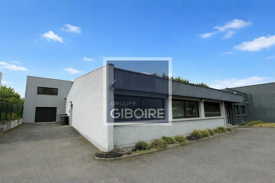 Location Local d'activités 500 m² - Photo 1