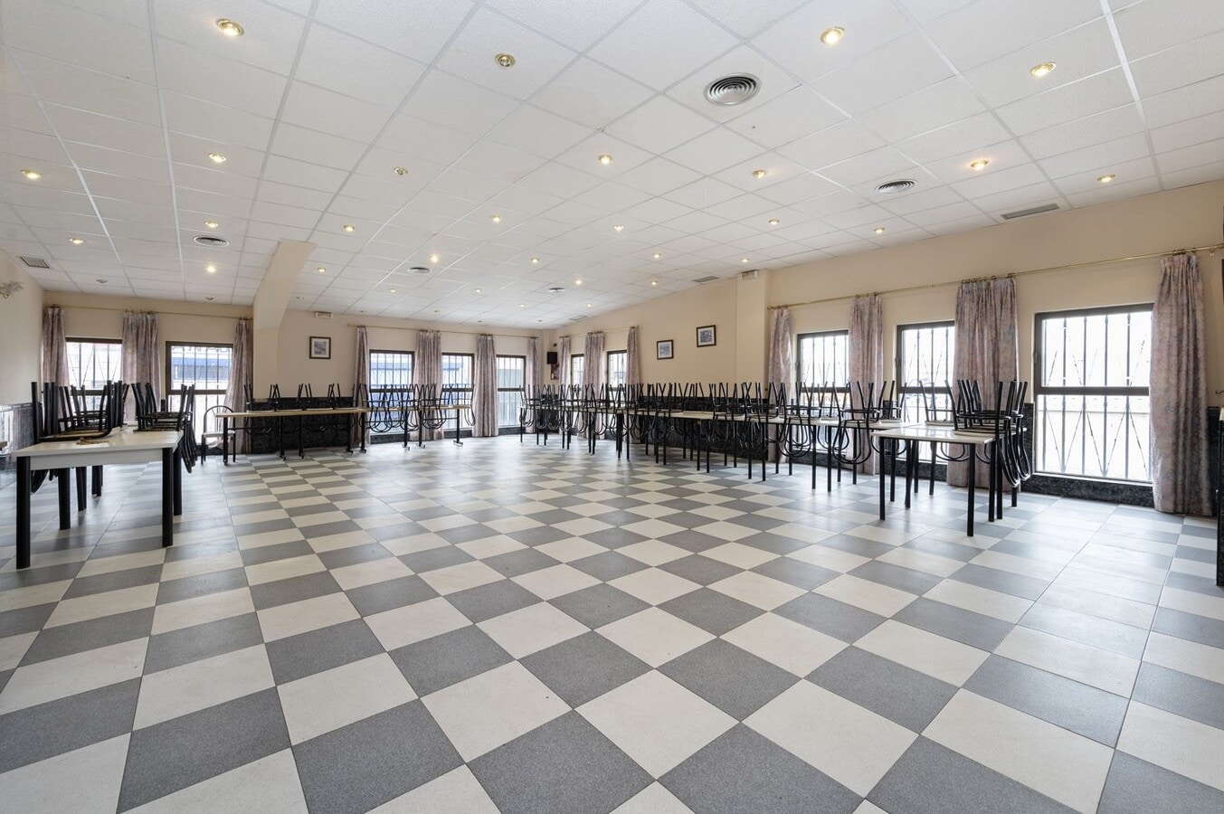 Colmenar Viejo, MAD 28770 - Unit 6 -  - Interior Photo - Image 2 of 5