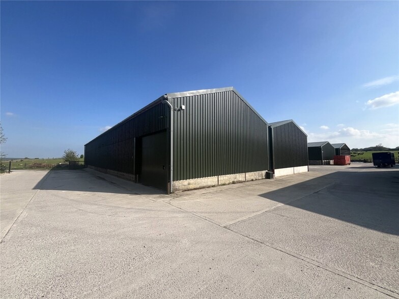 Marlborough, Everleigh to rent - Building Photo - Image 2 of 5