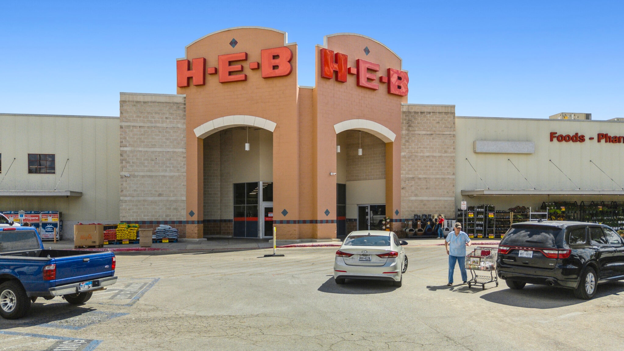 2929-2951 Thousand Oaks Dr, San Antonio, TX to rent Building Photo- Image 1 of 38