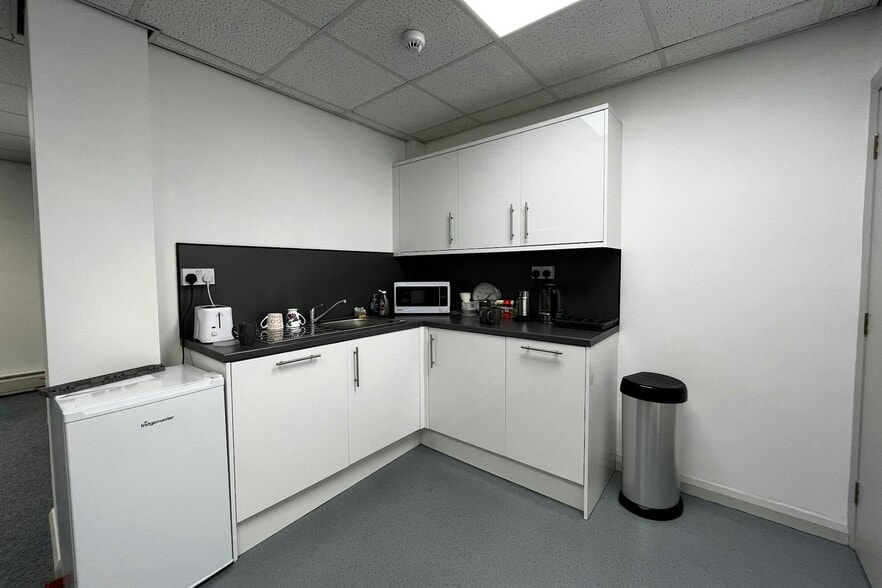 Station Rd, Guiseley to rent - Interior Photo - Image 2 of 8