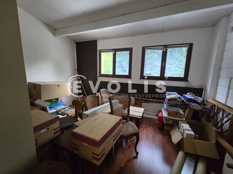Retail in Palaiseau to rent - Interior Photo - Image 2 of 5