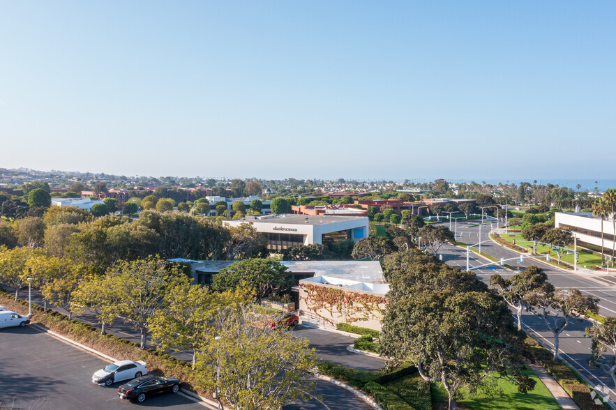 190 Newport Center Dr, Newport Beach, CA for rent - Aerial - Image 2 of 4