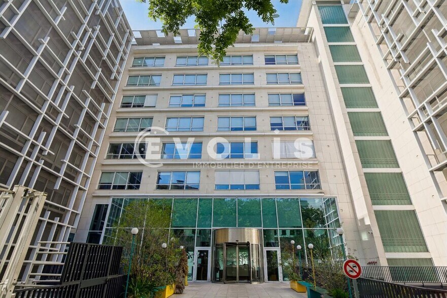 21 Rue François Jacob, Rueil-Malmaison to rent - Building Photo - Image 2 of 20