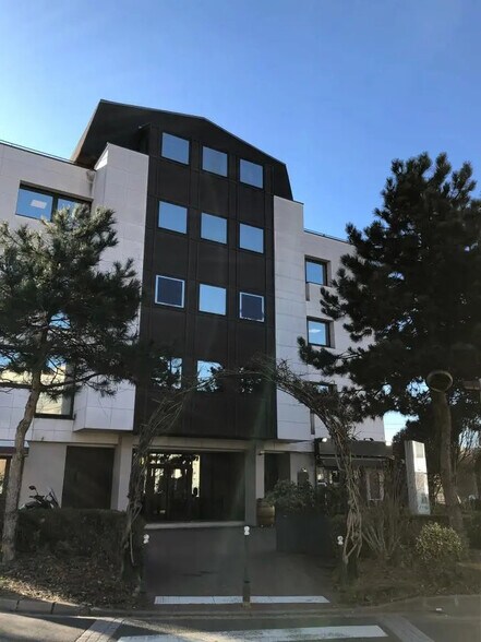 Office in Saint-Gratien to rent - Building Photo - Image 2 of 23