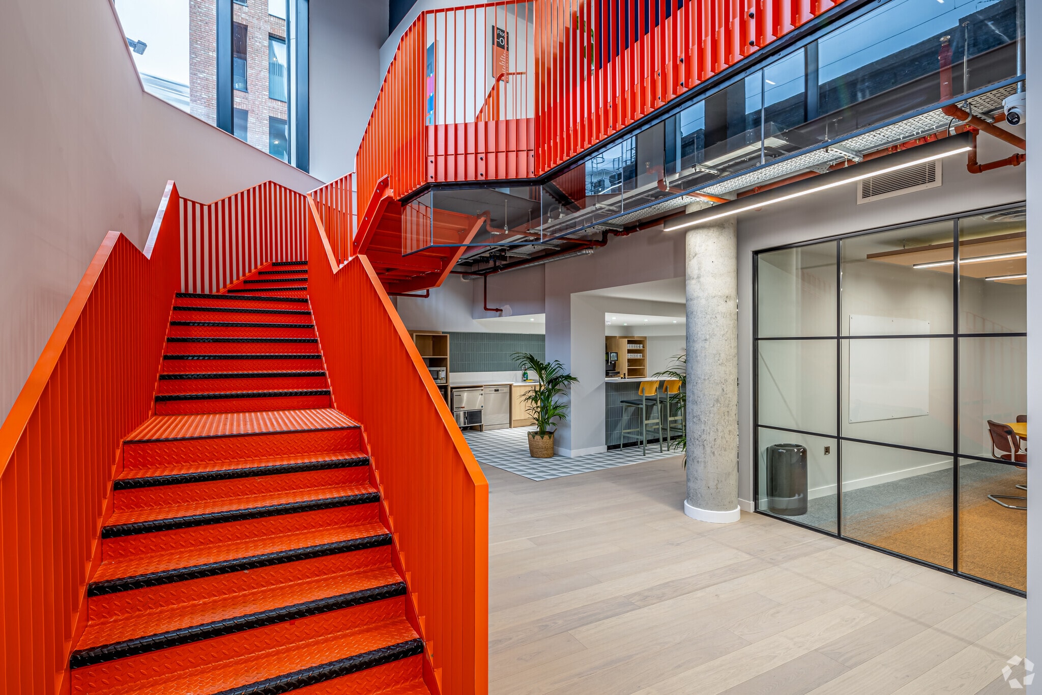 2-18 Warburton Rd, London to rent Interior Photo- Image 1 of 6