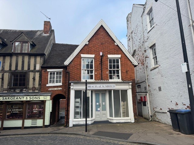 31 Market Pl, Uttoxeter for sale Primary Photo- Image 1 of 1