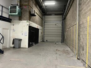 Light Industrial in Bezons to rent Building Photo- Image 2 of 4