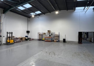 80 Commercial Sq, Leicester to rent Interior Photo- Image 2 of 4