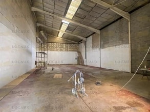 Light Industrial in Eaubonne to rent Interior Photo- Image 2 of 3
