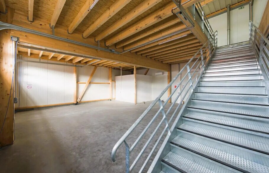 Light Industrial in Chauconin-Neufmontiers to rent - Building Photo - Image 3 of 21