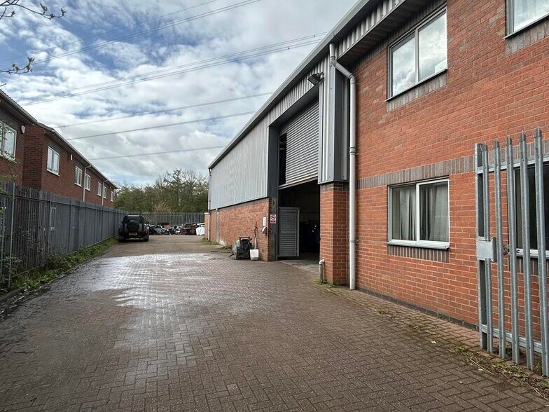 Hanbury Rd, Stoke Prior to rent - Building Photo - Image 2 of 4