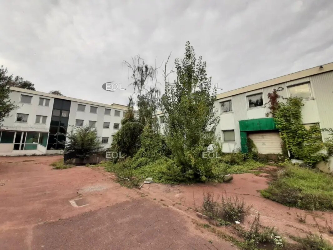 Light Industrial in Saint-Maur-des-Fossés to rent Building Photo- Image 1 of 13