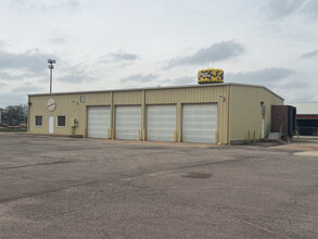 300 W Industrial St, Valley Center, KS for sale Building Photo- Image 1 of 12