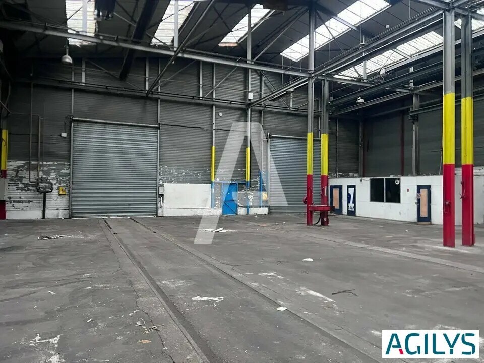 Light Industrial in Corbeil-Essonnes to rent Building Photo- Image 1 of 5