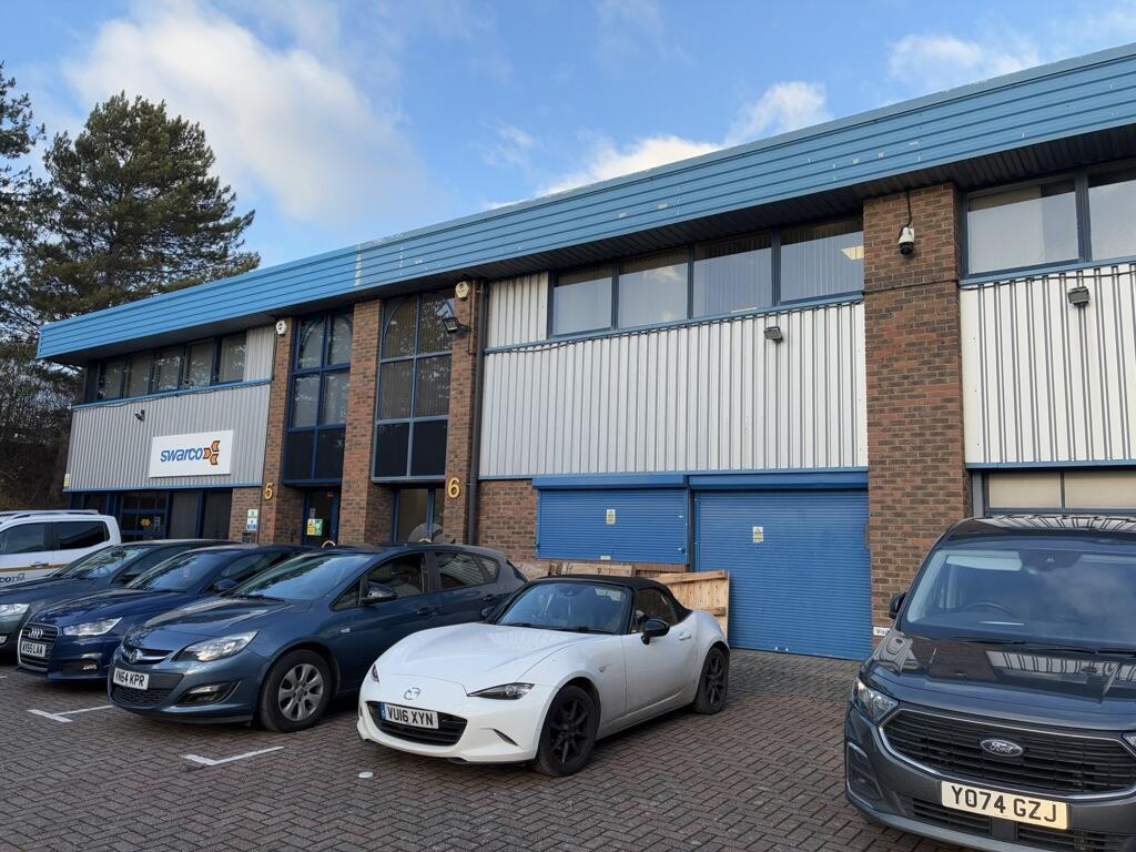 5-8 Vermont Pl, Milton Keynes to rent Primary Photo- Image 1 of 2