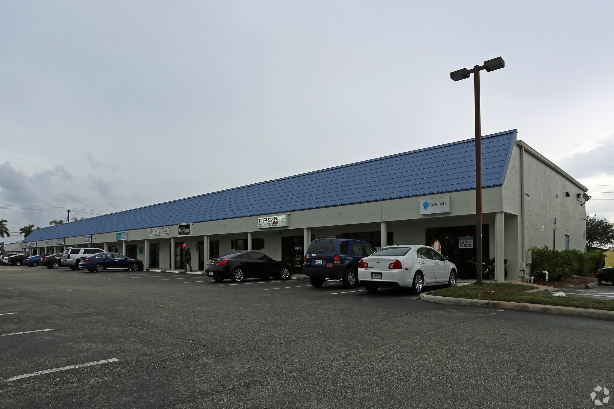 2001 10th Ave N, Lake Worth, FL to rent Primary Photo- Image 1 of 8