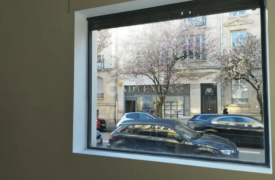 Retail in Nancy for sale - Interior Photo - Image 2 of 6