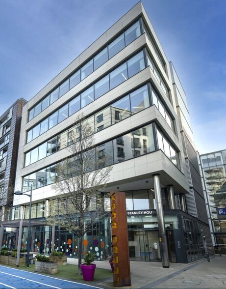 Clarence Dock, Leeds for rent - Building Photo - Image 1 of 17