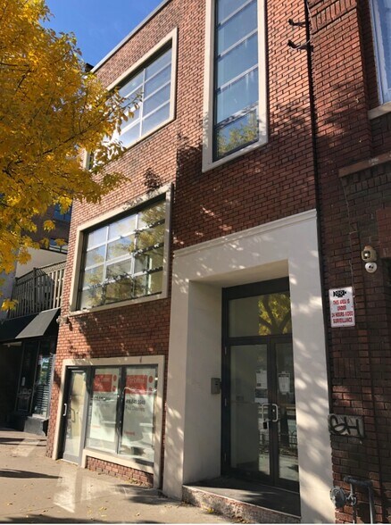 204 Spadina Ave, Toronto, ON for rent - Building Photo - Image 1 of 3