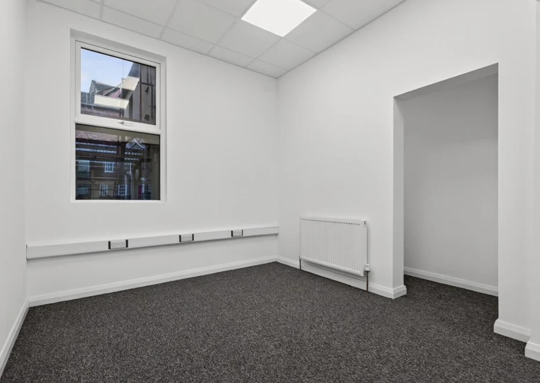 42-66 Fitzwilliam St, Belfast to rent Interior Photo- Image 1 of 4