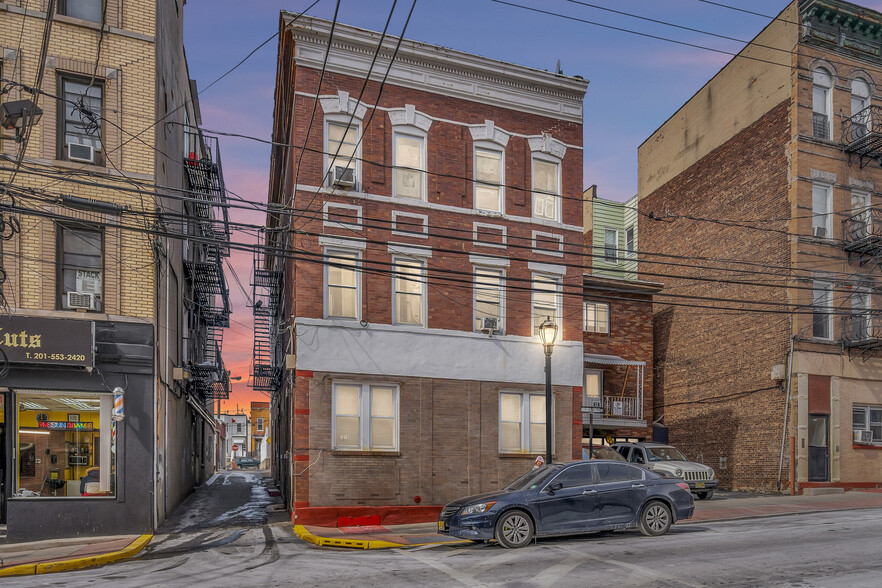 1213 Bergenline Ave, Union City, NJ for sale - Building Photo - Image 1 of 7