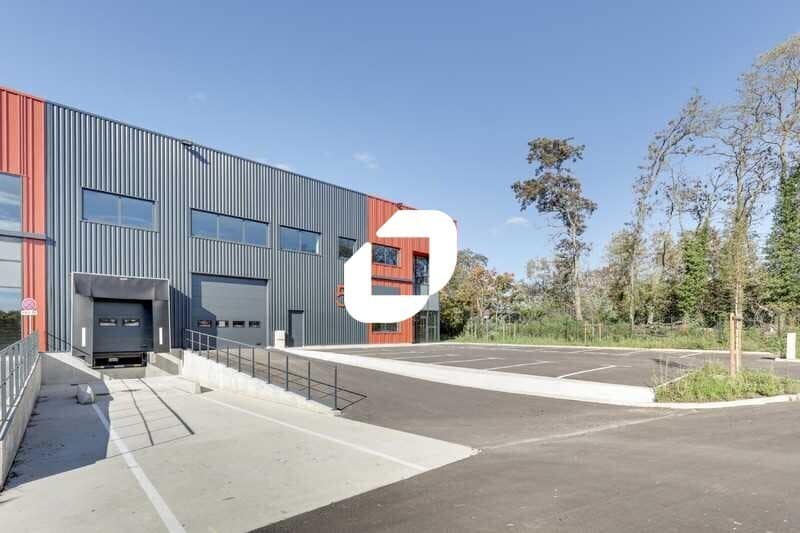 Light Industrial in SAINT-OUEN-L'AUMONE to rent Building Photo- Image 1 of 21
