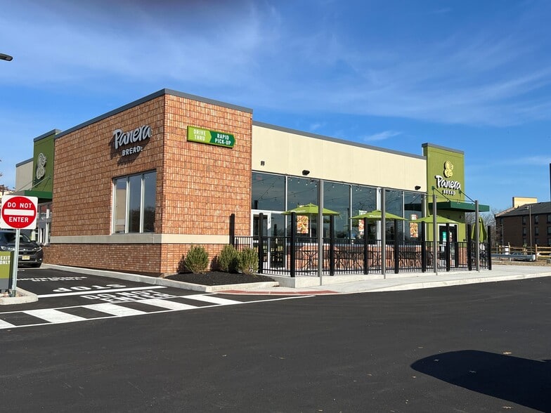 204 Shoemaker Rd, Pottstown, PA to rent - Building Photo - Image 3 of 13