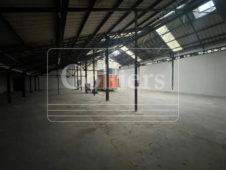 Light Industrial in Marseille to rent - Building Photo - Image 3 of 9