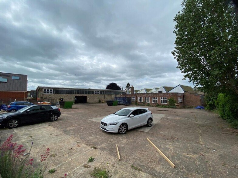 Weavers Ln, Sudbury to rent - Building Photo - Image 3 of 3