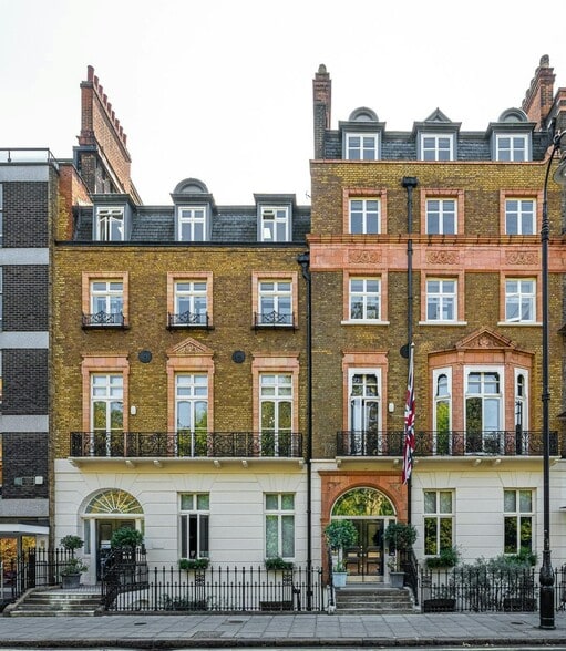 48-49 Russell Sq, London to rent - Building Photo - Image 1 of 24