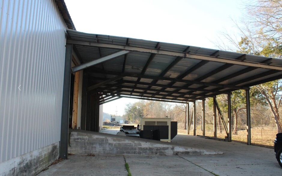 109 Campbell Dr, Flora, MS for sale - Building Photo - Image 2 of 5