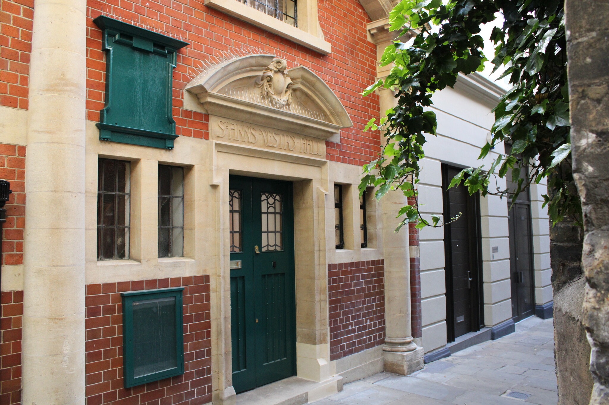 2 Church Entry, London to rent Building Photo- Image 1 of 8
