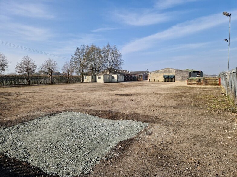 Court Ln, Hadlow to rent - Building Photo - Image 2 of 3