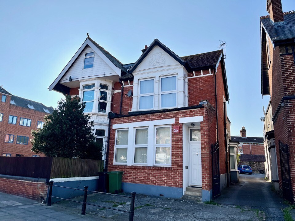 275 London Rd, Portsmouth to rent Primary Photo- Image 1 of 6