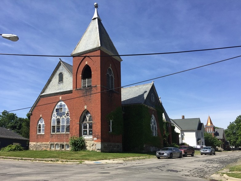 349 N Monroe St, Lapeer, MI for sale - Primary Photo - Image 1 of 20