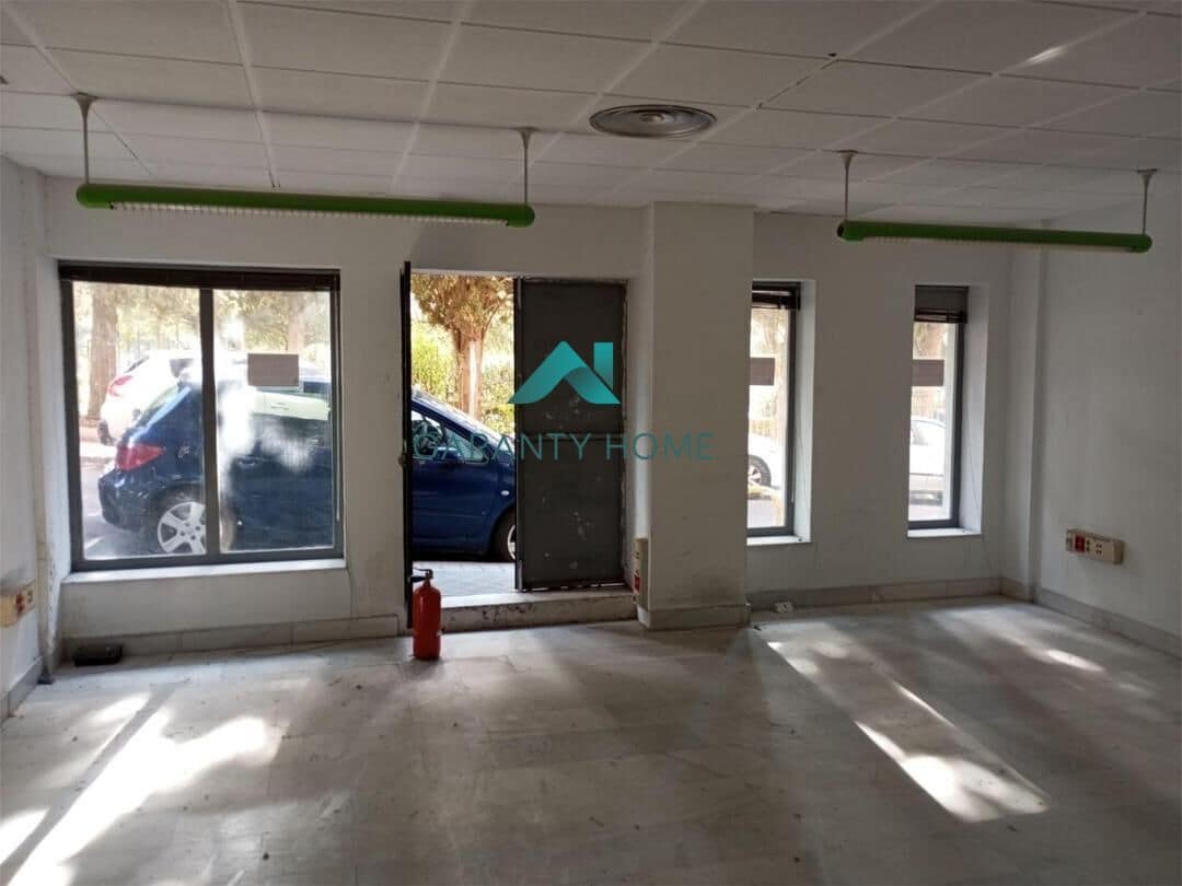 Retail in Granada, Granada to rent Interior Photo- Image 1 of 4