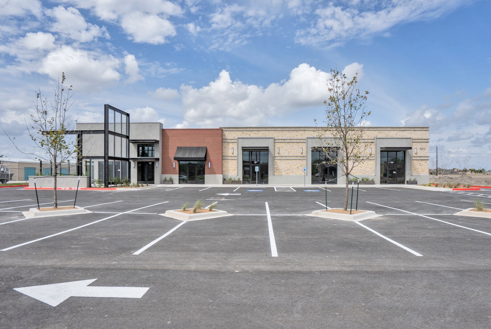 931 S McColl Rd, Edinburg, TX to rent Building Photo- Image 1 of 9