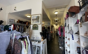 55-59 Main St, Alford to rent Interior Photo- Image 1 of 2