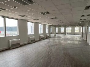 5 Rue Jacques Rueff, Antony to rent Interior Photo- Image 2 of 7