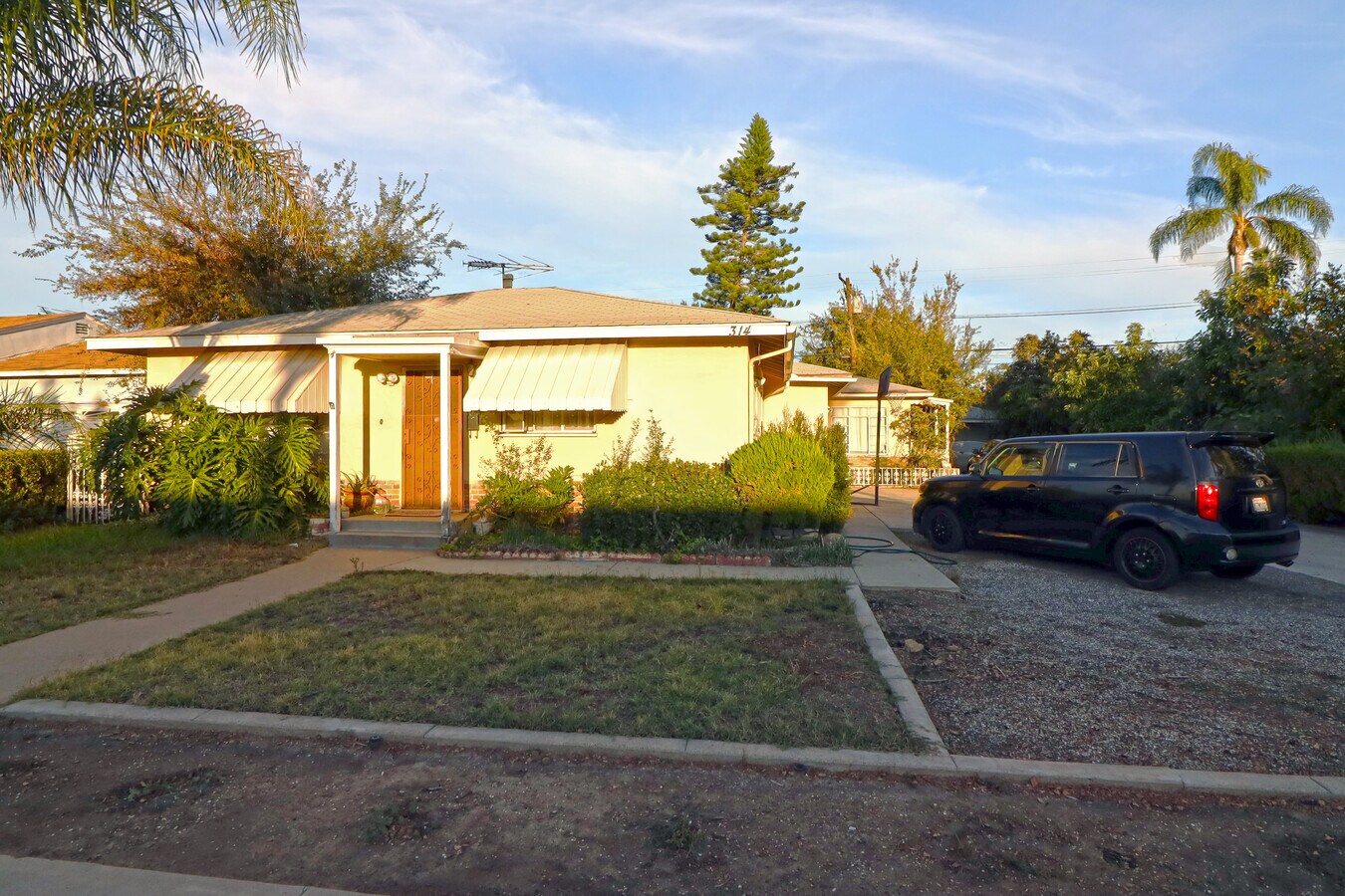 312 N Citron St, Anaheim 92805 UK